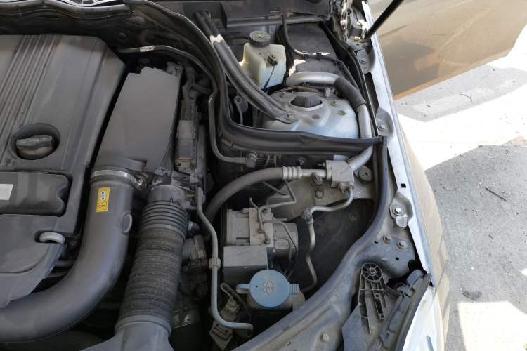 Used Mercedes-Benz C-Class 2013 C 180 CGI Classic Engine Bay Left