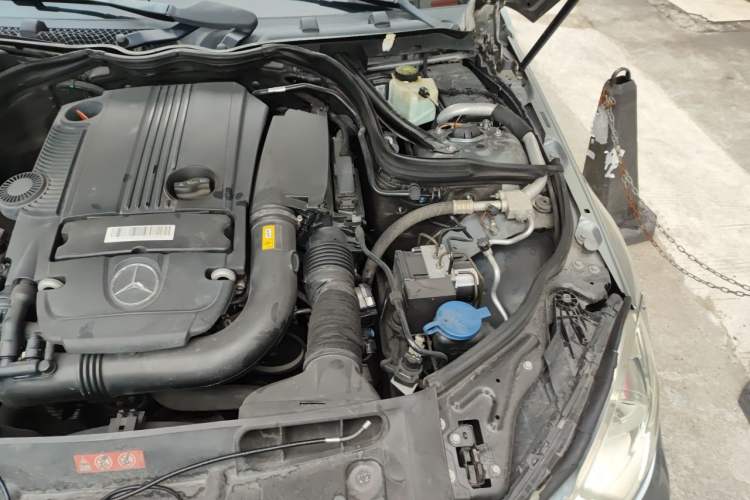 Used Mercedes-Benz C-Class 2013 C 180 Classic Grand Edition Engine Bay Left