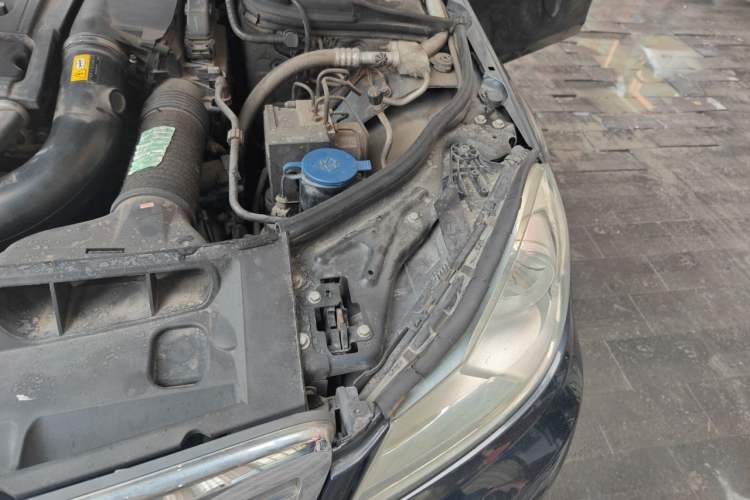 Used Mercedes-Benz C-Class 2013 C 180 CGI Classic Engine Bay Left