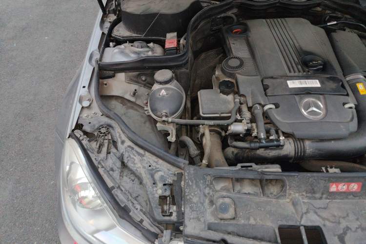 Used Mercedes-Benz C-Class 2013 C 180 CGI Classic Engine Bay Right