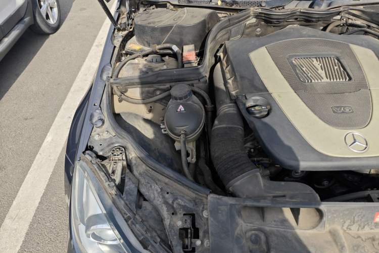 Used Mercedes-Benz C-Class 2013 C 300 Sport Grand Edition Engine Bay Right