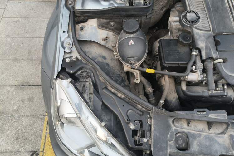 Used Mercedes-Benz C-Class 2013 C 180 Classic Grand Edition Engine Bay Right