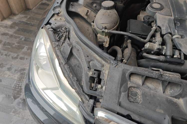 Used Mercedes-Benz C-Class 2013 C 180 CGI Classic Engine Bay Right