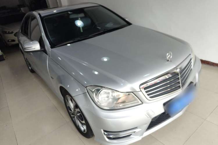 Used Mercedes-Benz C-Class 2013 C 180 Classic Grand Edition Front Right 45 Deg