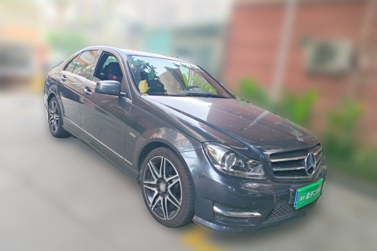 Used Mercedes-Benz C-Class 2013 C 300 Sport Grand Edition Front Right 45 Deg