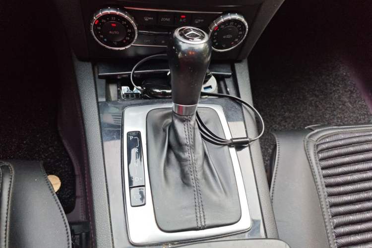 Used Mercedes-Benz C-Class 2013 C 180 Classic Grand Edition Gear Lever