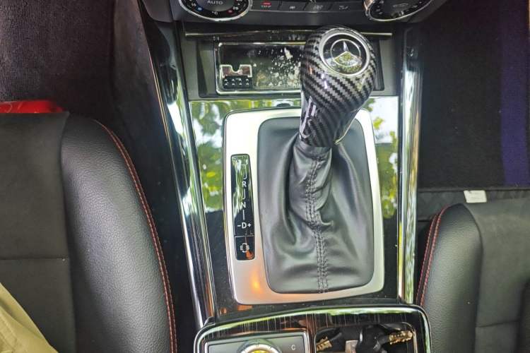 Used Mercedes-Benz C-Class 2013 C 300 Sport Grand Edition Gear Lever