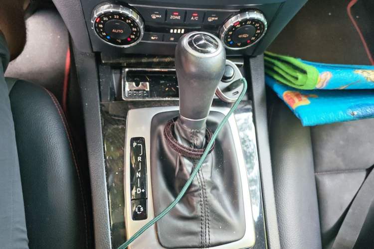 Used Mercedes-Benz C-Class 2013 C 300 Sport Grand Edition Gear Lever
