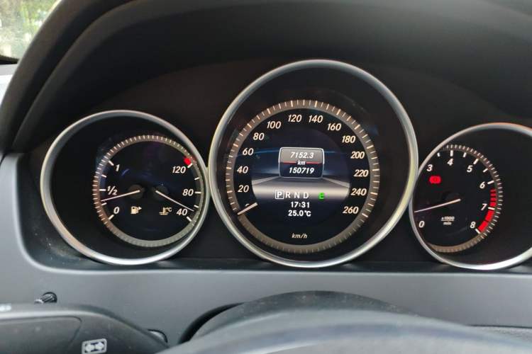 Used Mercedes-Benz C-Class 2013 C 180 Classic Grand Edition Instrument Cluster