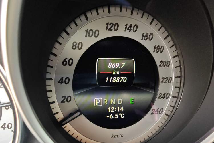 Used Mercedes-Benz C-Class 2013 C 300 Sport Grand Edition Odometer Close Up