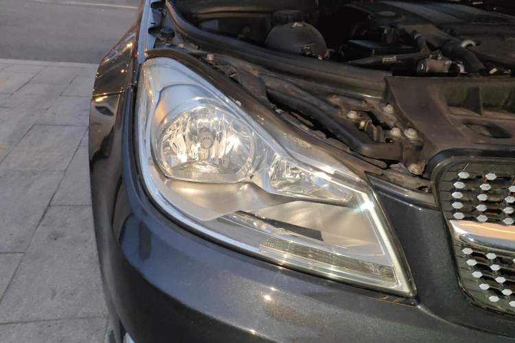 Used Mercedes-Benz C-Class 2013 C 180 CGI Classic Right Front Headlight