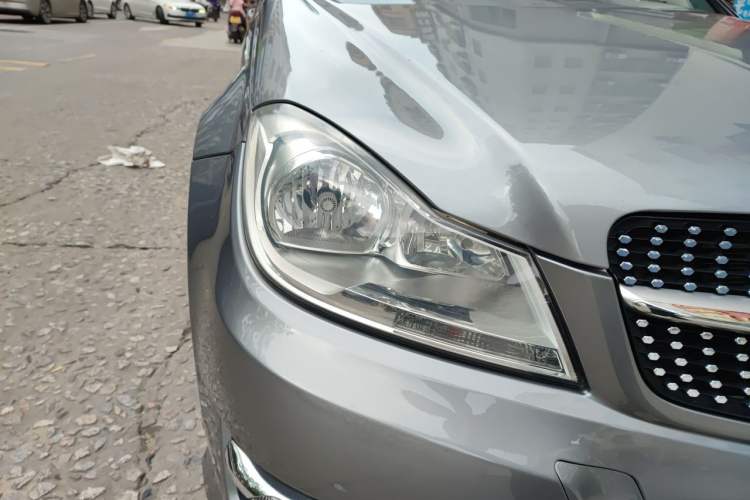 Used Mercedes-Benz C-Class 2013 C 180 Classic Grand Edition Right Front Headlight