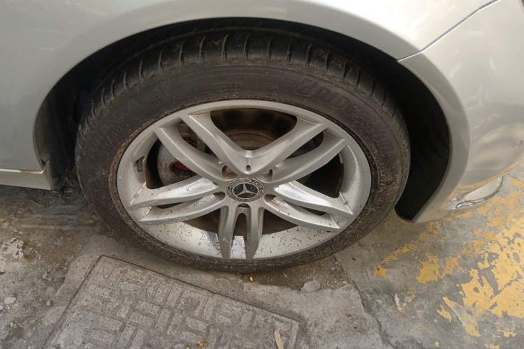 Used Mercedes-Benz C-Class 2013 C 260 CGI Elegant Model Right Front Wheel Hub