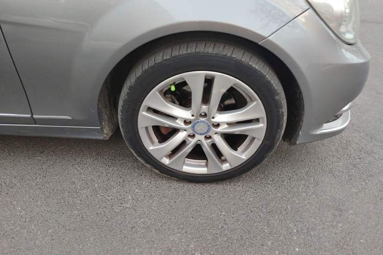 Used Mercedes-Benz C-Class 2013 C 180 CGI Classic Right Front Wheel Hub