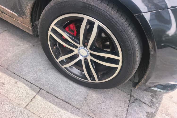 Used Mercedes-Benz C-Class 2013 C 260 CGI Elegant Model Right Front Wheel Hub
