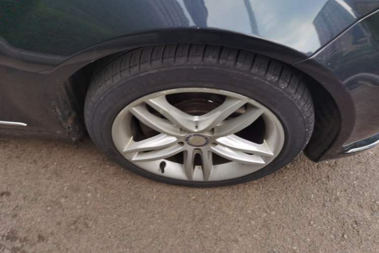 Used Mercedes-Benz C-Class 2013 C 260 CGI Fashion Model Right Front Wheel Hub