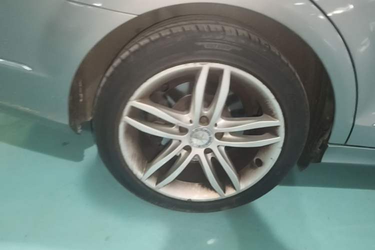 Used Mercedes-Benz C-Class 2013 C 260 CGI Elegant Model Right Rear Wheel Hub