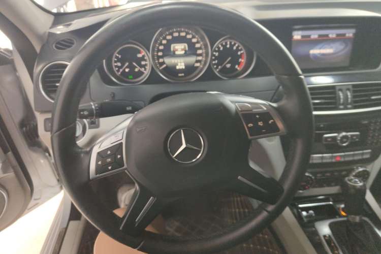 Used Mercedes-Benz C-Class 2013 C 180 Classic Grand Edition Steering Wheel