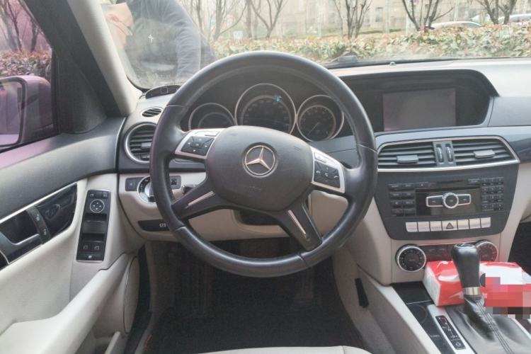 Used Mercedes-Benz C-Class 2013 C 180 Classic Grand Edition Steering Wheel