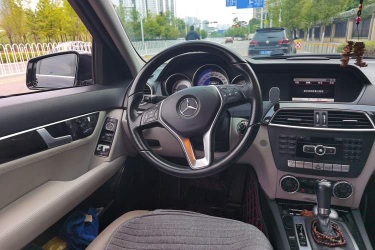Used Mercedes-Benz C-Class 2013 C 260 CGI Fashion Model Steering Wheel
