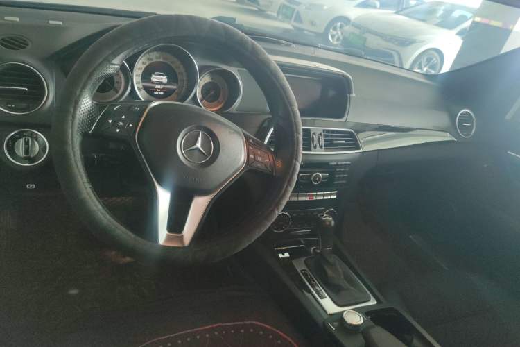 Used Mercedes-Benz C-Class 2013 C 300 Sport Grand Edition Steering Wheel