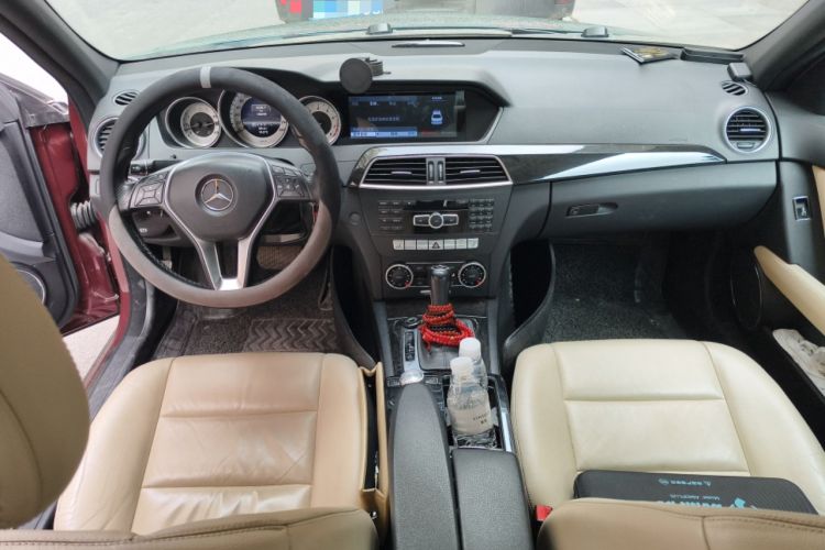 Used Mercedes-Benz C-Class 2013 C 260 CGI Fashion Model Center Console