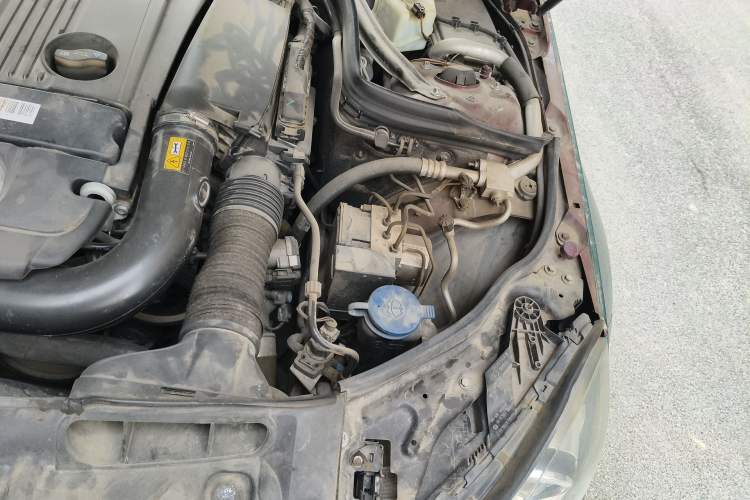 Used Mercedes-Benz C-Class 2013 C 260 CGI Fashion Model Engine Bay Left