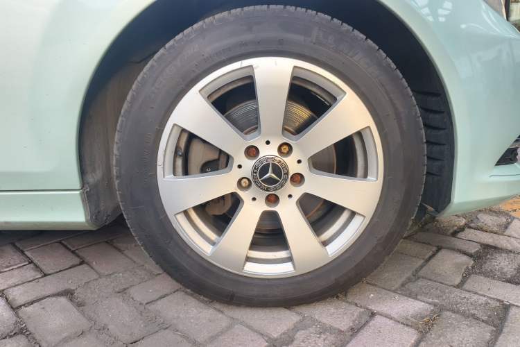 Used Mercedes-Benz C-Class 2013 C 180 CGI Classic Right Front Wheel Hub