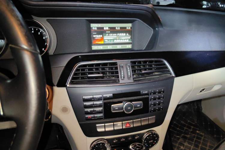 Used Mercedes-Benz C-Class 2013 C 180 Classic Grand Edition Audio And AC Panel