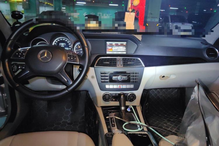 Used Mercedes-Benz C-Class 2013 C 180 Classic Grand Edition Center Console