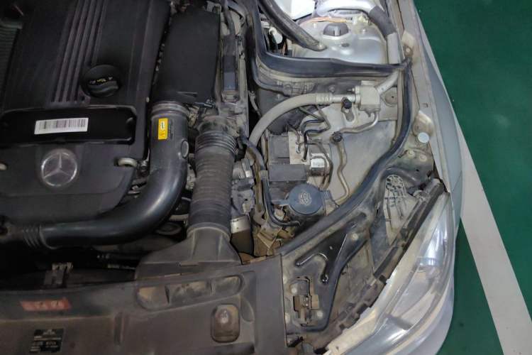 Used Mercedes-Benz C-Class 2013 C 180 Classic Grand Edition Engine Bay Left