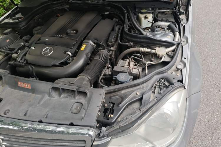 Used Mercedes-Benz C-Class 2013 C 180 CGI Classic Engine Bay Left