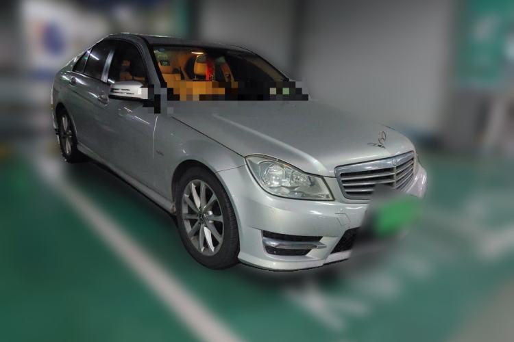 Used Mercedes-Benz C-Class 2013 C 180 Classic Grand Edition Front Right 45 Deg