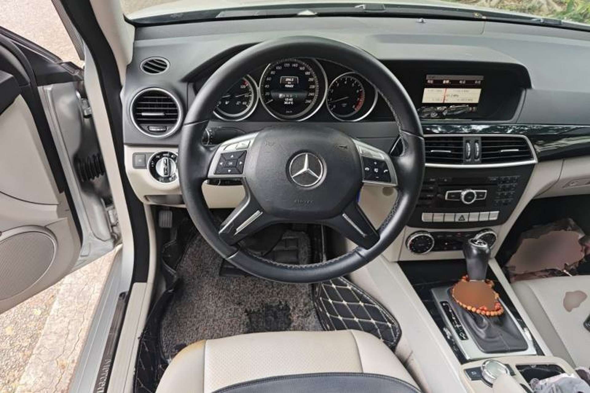 Used Mercedes-Benz C-Class 2013 C 180 Classic Grand Edition Steering Wheel
