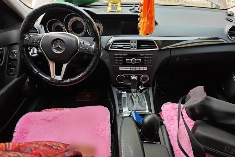 Used Mercedes-Benz C-Class 2013 C 260 CGI Fashion Model Center Console