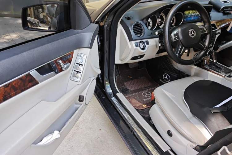 Used Mercedes-Benz C-Class 2013 C 260 Elegant Grand Edition Driver Seat