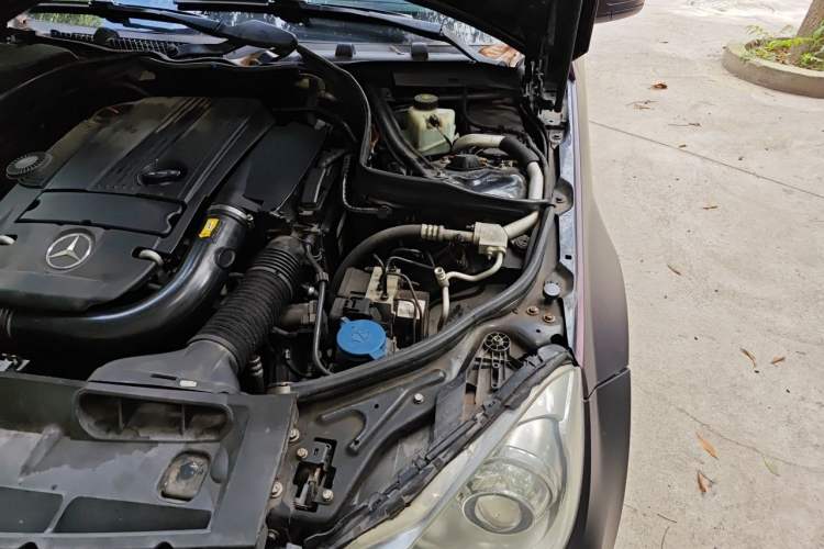 Used Mercedes-Benz C-Class 2013 C 260 Elegant Grand Edition Engine Bay Left