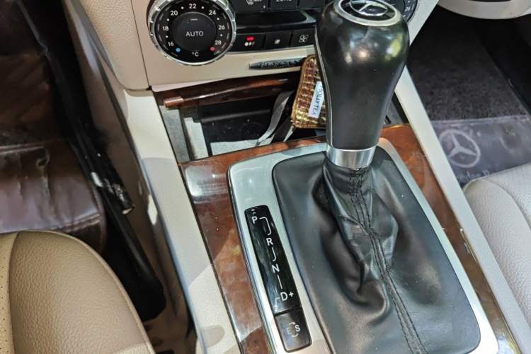 Used Mercedes-Benz C-Class 2013 C 260 Elegant Grand Edition Gear Lever