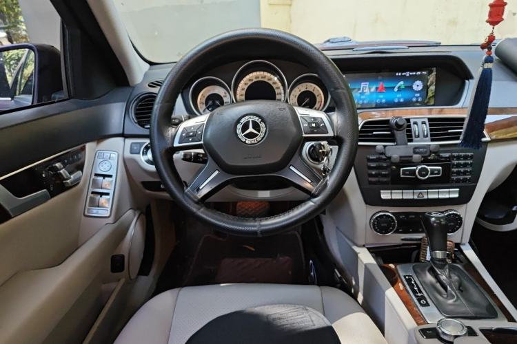Used Mercedes-Benz C-Class 2013 C 260 Elegant Grand Edition Steering Wheel