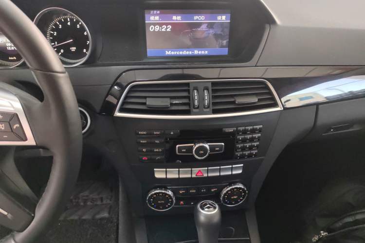 Used Mercedes-Benz C-Class 2013 C 180 Classic Grand Edition Audio And AC Panel