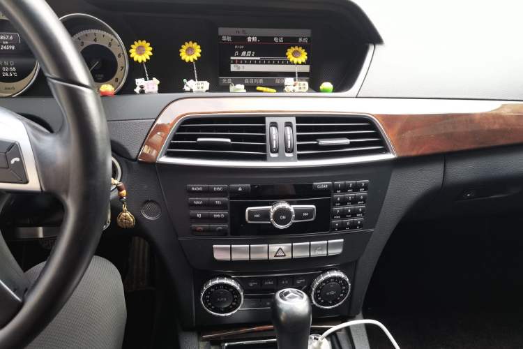 Used Mercedes-Benz C-Class 2013 C 260 Elegant Grand Edition Audio And AC Panel
