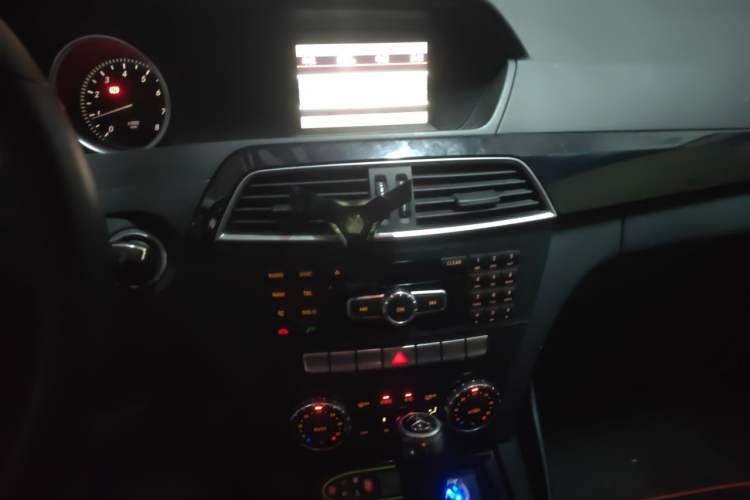 Used Mercedes-Benz C-Class 2013 C 180 Classic Grand Edition Audio And AC Panel