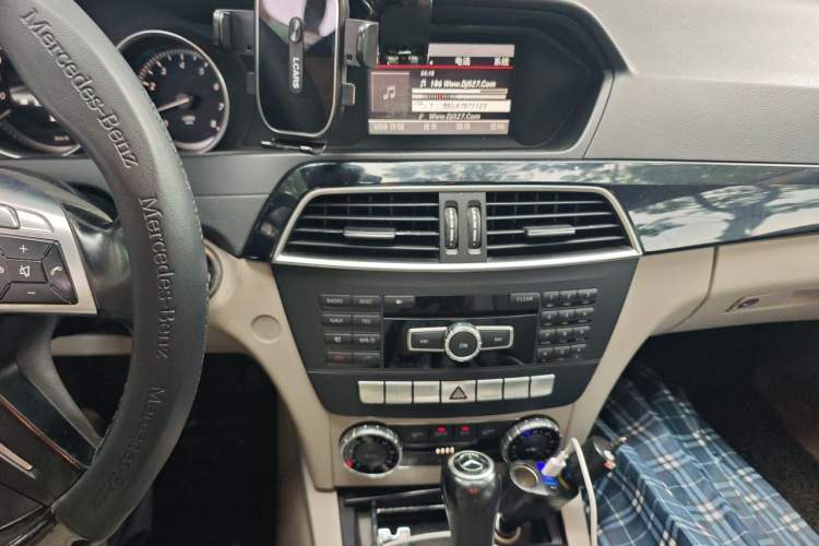 Used Mercedes-Benz C-Class 2013 C 180 Classic Grand Edition Audio And AC Panel