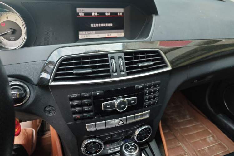 Used Mercedes-Benz C-Class 2013 C 260 CGI Fashion Model Audio And AC Panel