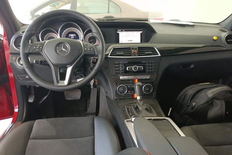 Used Mercedes-Benz C-Class 2013 C 300 Sport Grand Edition Center Console