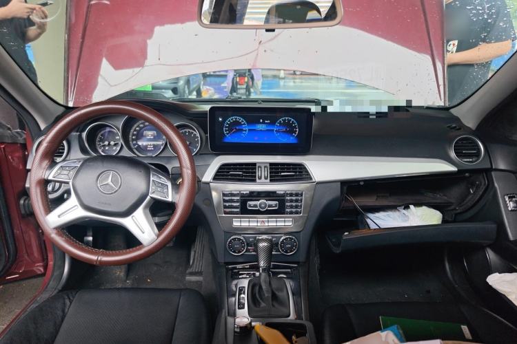 Used Mercedes-Benz C-Class 2013 C 180 CGI Classic Center Console