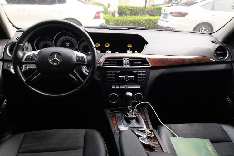 Used Mercedes-Benz C-Class 2013 C 260 Elegant Grand Edition Center Console