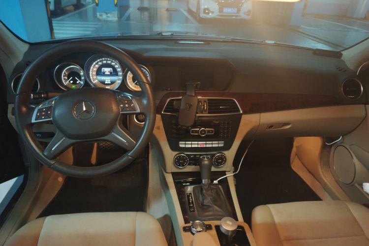 Used Mercedes-Benz C-Class 2013 C 260 Elegant Grand Edition Center Console