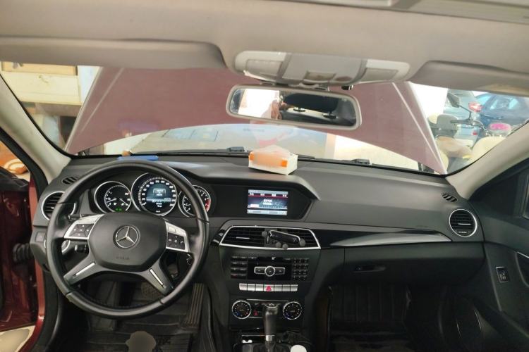 Used Mercedes-Benz C-Class 2013 C 180 CGI Classic Center Console