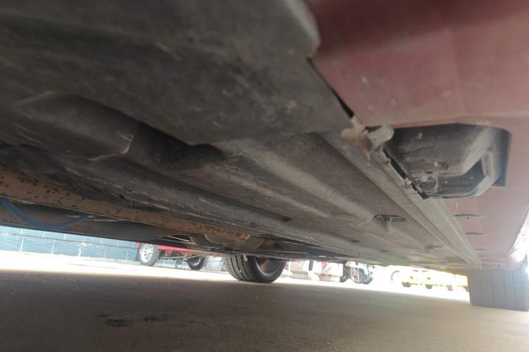 Used Mercedes-Benz C-Class 2013 C 300 Sport Grand Edition Chassis Front Left